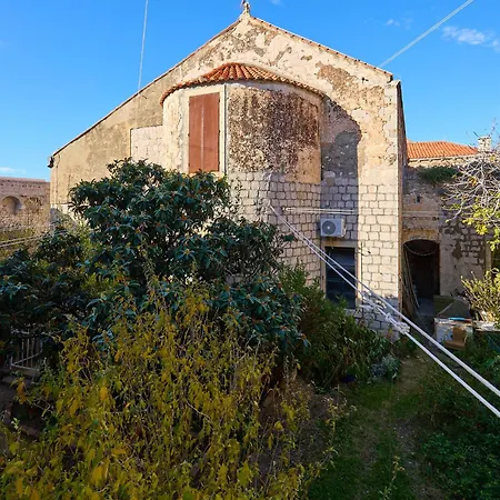 Stone Whisper 1 Daire Dubrovnik