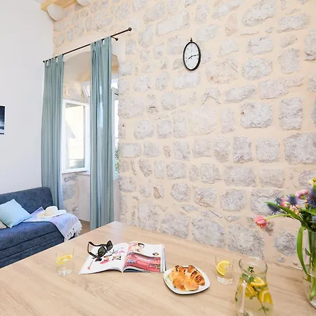 Apartment Stone Whisper 1 *